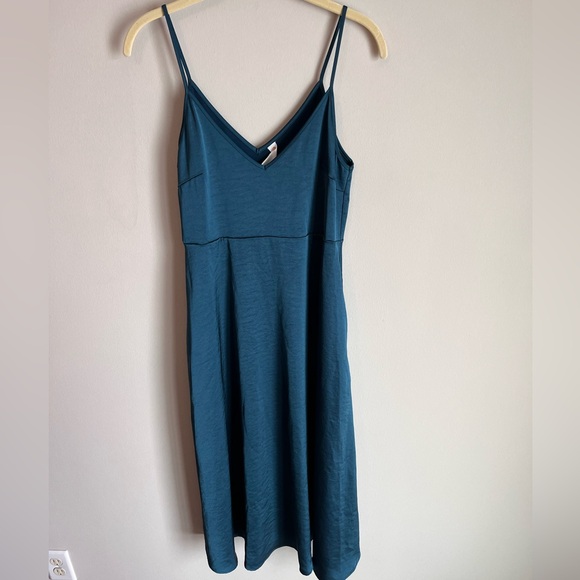 Daily Practice Dresses & Skirts - Daily Practice Women's Satin Midi Slip Dress with Pockets in Teal Size XS Party